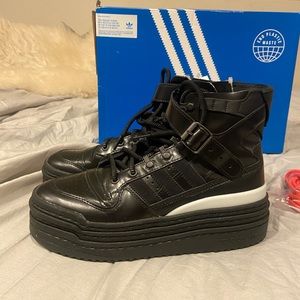Adidas triple platform, 8.5